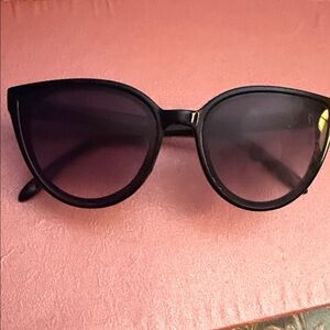Vera Wang. Classic Black Sunglasses. With Rhinestone trim